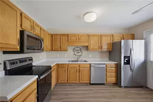2554 Ambassador Ct, High Point, NC 27265 - Photo 8