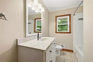 305 Meadowbrook Dr, Burlington, NC 27215 - Photo 18