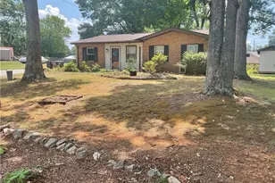 2 Pyracantha Ct, Greensboro, NC 27405 - Photo 1
