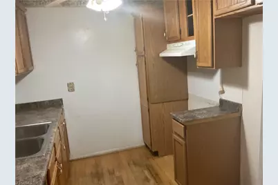 2 Pyracantha Court, Greensboro, NC 27405 - Photo 8