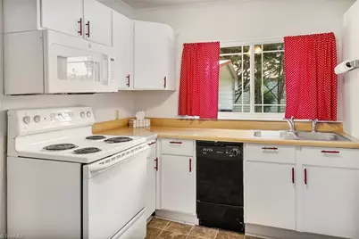 208 Carson Road, Pilot Mountain, NC 27041 - Photo 10