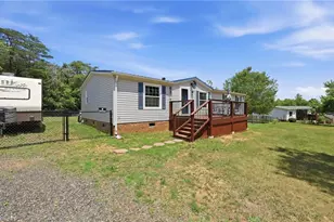 180 B Austin Dr, Eden, NC 27288 - Photo 2
