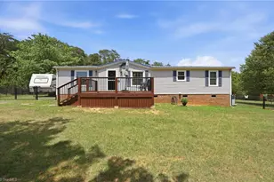 180 B Austin Dr, Eden, NC 27288 - Photo 1