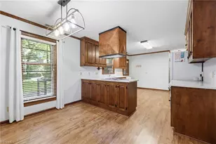4302 Lawndale Dr, Greensboro, NC 27455 - Photo 12