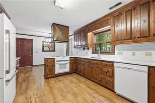 4302 Lawndale Dr, Greensboro, NC 27455 - Photo 16