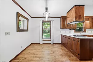 4302 Lawndale Dr, Greensboro, NC 27455 - Photo 10