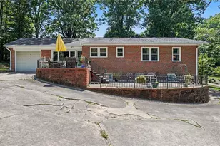 807 E Salisbury St, Asheboro, NC 27203 - Photo 2