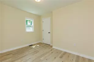 304 Phillips St, Thomasville, NC 27360 - Photo 12