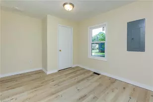 304 Phillips St, Thomasville, NC 27360 - Photo 14