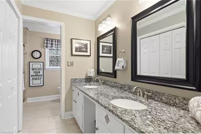 1025 Oaklawn Avenue, Winston-Salem, NC 27104 - Photo 12