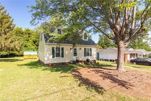 1615 Upland Dr, Greensboro, NC 27405 - Photo 2