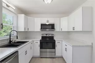 1615 Upland Dr, Greensboro, NC 27405 - Photo 12