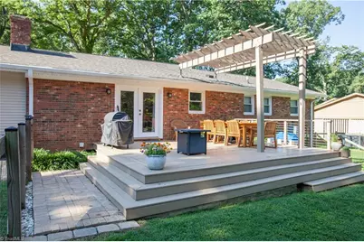 5614 Virgilwood Drive, Greensboro, NC 27409 - Photo 32