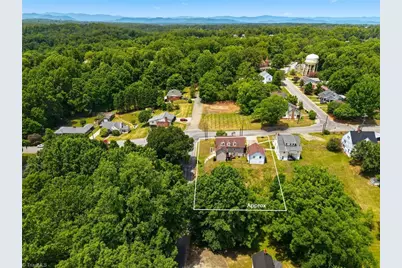 913 I Street, North Wilkesboro, NC 28659 - Photo 8