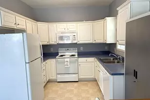 1015 Huntington Ridge Ln, Winston-Salem, NC 27105 - Photo 4