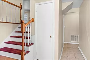 103 Flintfield Dr, Winston-Salem, NC 27103 - Photo 4