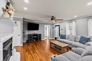 1906 Harris Dr, Greensboro, NC 27406 - Photo 8