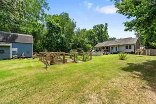 1906 Harris Dr, Greensboro, NC 27406 - Photo 36