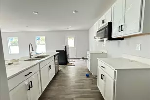 332 Poppy Ct, Eden, NC 27288 - Photo 6