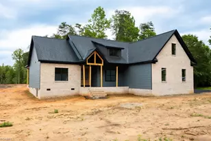 387 Vernon Rd, Reidsville, NC 27320 - Photo 2