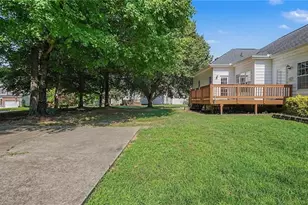 2115 Forest Edge Dr, Greensboro, NC 27406 - Photo 36