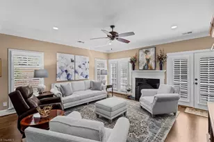 19 Blakeney Pl, Greensboro, NC 27408 - Photo 8