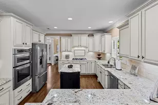 19 Blakeney Pl, Greensboro, NC 27408 - Photo 12