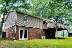 151 Wedgewood Dr, Mount Airy, NC 27030 - Photo 4
