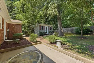 701 Dale Ct, Burlington, NC 27215 - Photo 4