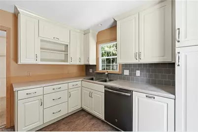 701 Dale Court, Burlington, NC 27215 - Photo 12