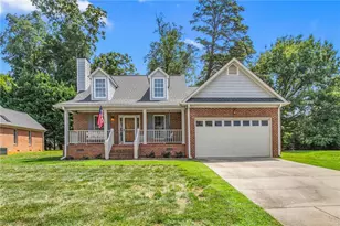 103 Somerset Ct, Mebane, NC 27302 - Photo 1