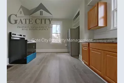 1006 Holton Place, High Point, NC 27262 - Photo 2