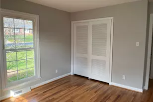 3021 Stratford Dr, Greensboro, NC 27408 - Photo 16