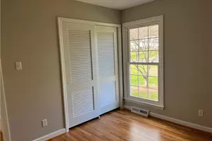 3021 Stratford Dr, Greensboro, NC 27408 - Photo 18