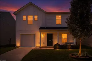 3906 Bellingham Ct, Greensboro, NC 27406 - Photo 2