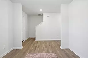 3906 Bellingham Ct, Greensboro, NC 27406 - Photo 10