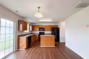 4 Bay Willows Ct, Greensboro, NC 27406 - Photo 2