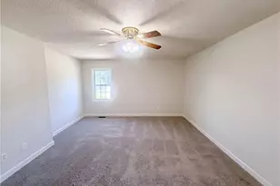 109 Briarcreek Dr, Midway, NC 27107 - Photo 4