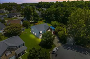1612 Bancroft Ct, Graham, NC 27253 - Photo 2