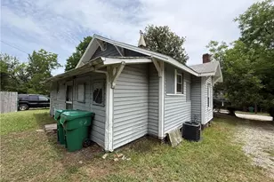 328 Ennis St, High Point, NC 27260 - Photo 6