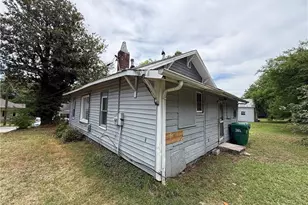 328 Ennis St, High Point, NC 27260 - Photo 4