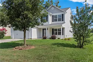 813 Leach Ave, Thomasville, NC 27360 - Photo 2