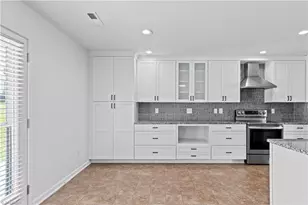 813 Leach Ave, Thomasville, NC 27360 - Photo 10