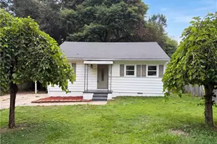 718 Hardeman St, Thomasville, NC 27360 - Photo 2