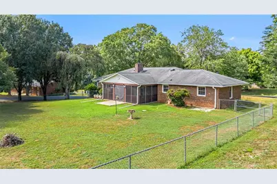 208 Raven Green Street, Wilkesboro, NC 28697 - Photo 6