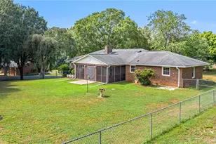 208 Raven Green St, Wilkesboro, NC 28697 - Photo 6