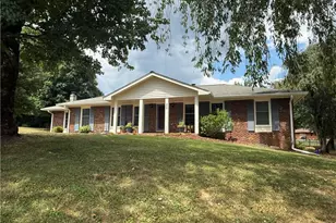 208 Raven Green St, Wilkesboro, NC 28697 - Photo 1