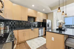 201 Elm St, Greensboro, NC 27401 - Photo 4
