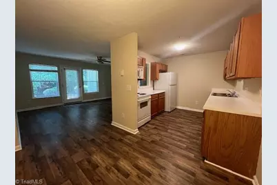 903 Hanahan Court #2B, Greensboro, NC 27409 - Photo 6