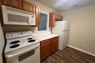 903 Hanahan Ct, Greensboro, NC 27409 - Photo 8